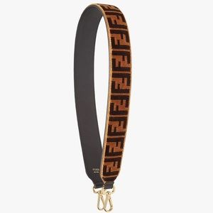 Fendi Strap You
Textured-effect leather shoulder strap
